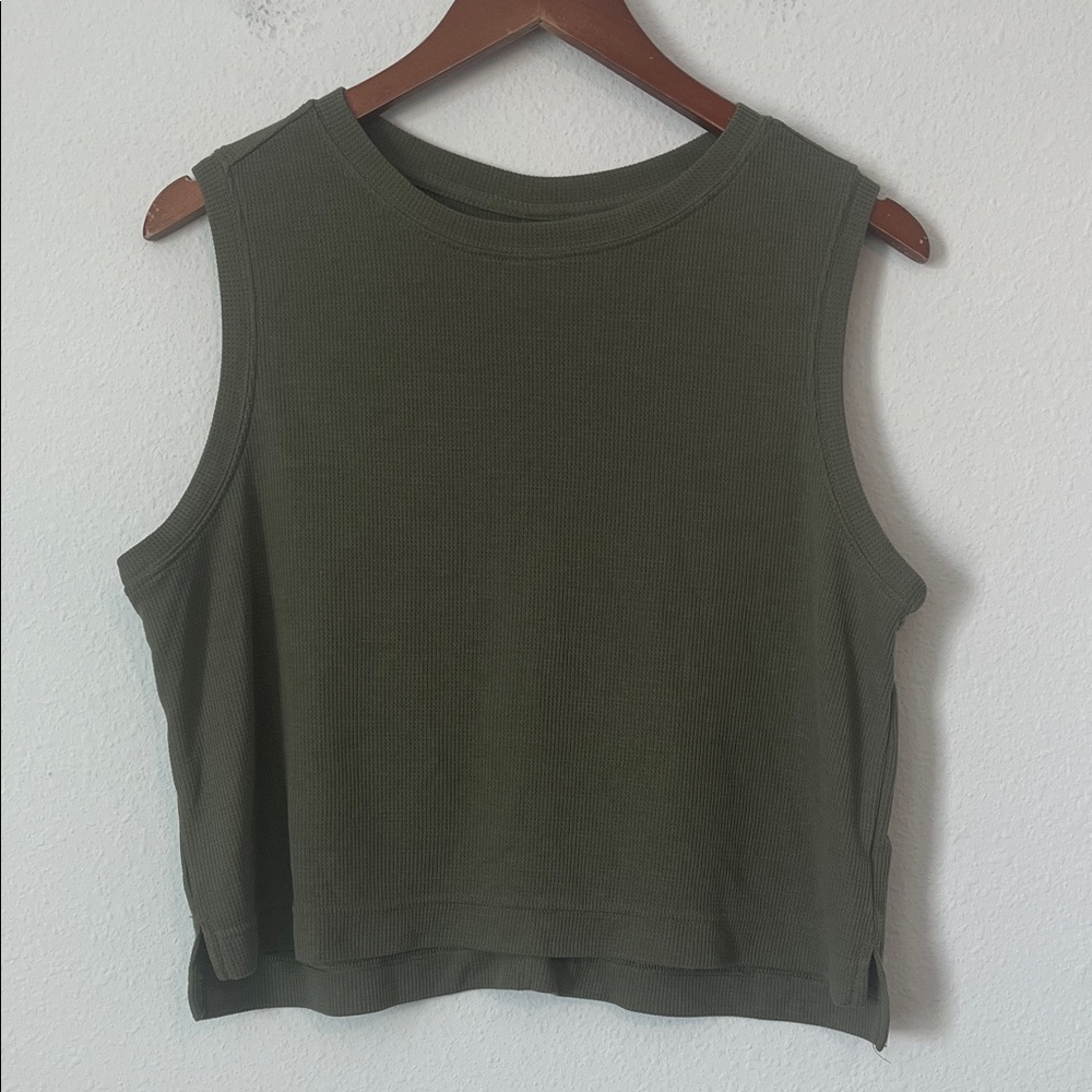 ALL IN MOTION Green Crop Tank Top